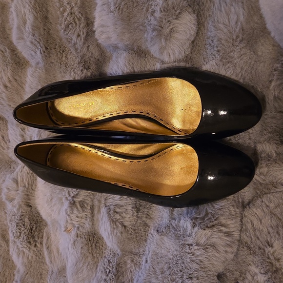 Coach Size 8 B (Sheri) Classic Black Patent Leather - Picture 1 of 9